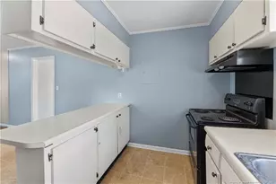 1910 Ireland Dr, Fayetteville, NC 28304 - Photo 10