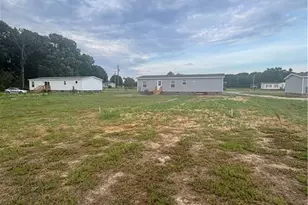 9658 S Chicken Rd, Fairmont, NC 28340 - Photo 16