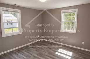 508 Hobbs St, Roseboro, NC 28382 - Photo 14