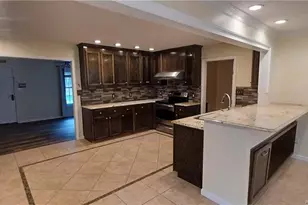 211 Sheffield Ct, Raeford, NC 28376 - Photo 2