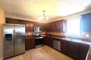 972 Screech Owl Dr, Hope Mills, NC 28348 - Photo 6