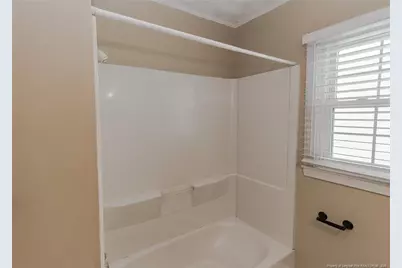 717 W Cutlar Street, Saint Pauls, NC 28384 - Photo 22