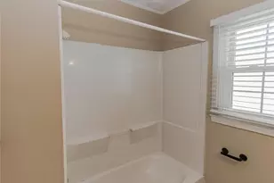 717 W Cutlar St, Saint Pauls, NC 28384 - Photo 22