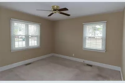 717 W Cutlar Street, Saint Pauls, NC 28384 - Photo 14
