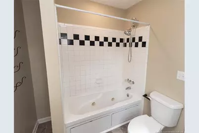 717 W Cutlar Street, Saint Pauls, NC 28384 - Photo 30