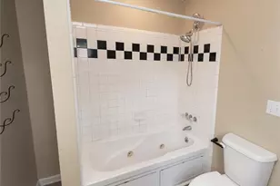 717 W Cutlar St, Saint Pauls, NC 28384 - Photo 30