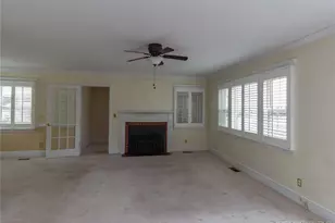 717 W Cutlar St, Saint Pauls, NC 28384 - Photo 6