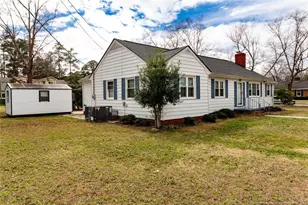 717 W Cutlar St, Saint Pauls, NC 28384 - Photo 2