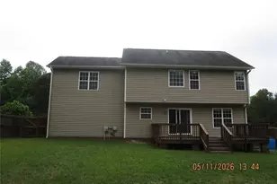 642 Pinevalley Ln, Sanford, NC 27332 - Photo 2