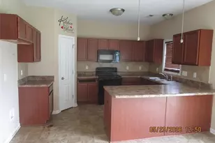 664 Broad Dr, Raeford, NC 28376 - Photo 6