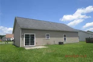 664 Broad Dr, Raeford, NC 28376 - Photo 2