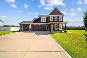 1442 Creekwood Rd, Hope Mills, NC 28348 - Photo 1