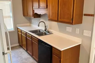 5570 Arapahoe Ct, Fayetteville, NC 28304 - Photo 16