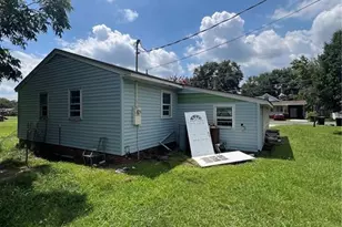 516 N Jones St, Pembroke, NC 28372 - Photo 4