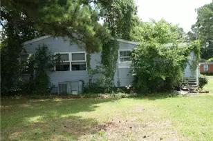 1107 E 13th St, Lumberton, NC 28358 - Photo 10