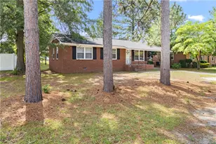 310 N 4th St, Saint Pauls, NC 28384 - Photo 6
