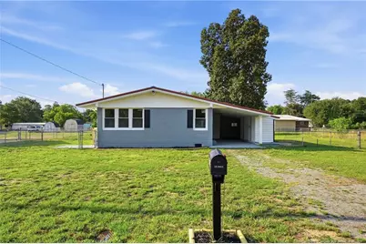 1320 Spring Avenue, Spring Lake, NC 28390 - Photo 2
