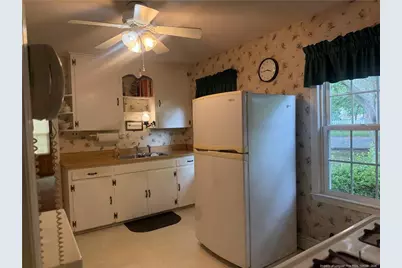112 N Wright Street, Raeford, NC 28376 - Photo 16