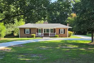 216 Country Club Dr, Fayetteville, NC 28301 - Photo 2