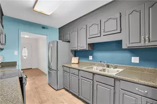 2180 Quailridge Dr, Fayetteville, NC 28304 - Photo 8