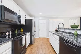 212 Fair Oaks Dr, Fayetteville, NC 28311 - Photo 4
