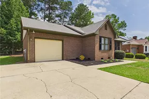 212 Fair Oaks Dr, Fayetteville, NC 28311 - Photo 2