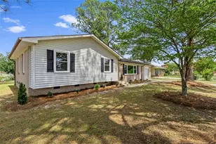 5201 Brookfield Rd, Fayetteville, NC 28303 - Photo 2
