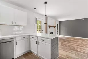 702 Platinum St, Fayetteville, NC 28311 - Photo 8