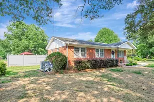 591 E Great Marsh Church Rd, Saint Pauls, NC 28384 - Photo 2