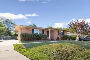 713 Glensford Dr, Fayetteville, NC 28314 - Photo 2