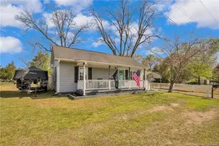 191 S Green St, Parkton, NC 28371 - Photo 4