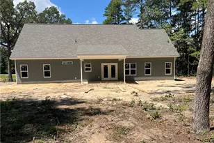 1046 White Plains Dr, Fayetteville, NC 28312 - Photo 2