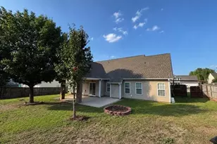 1529 Seabiscuit Dr, Hope Mills, NC 28371 - Photo 2