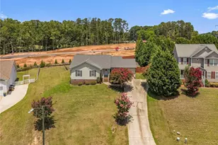 212 Loxley Ln, Sanford, NC 27330 - Photo 2