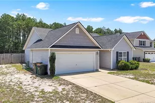 2233 Sir Michael Dr, Hope Mills, NC 28348 - Photo 2