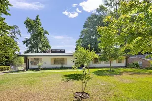 1946 Forest Hills Dr, Fayetteville, NC 28303 - Photo 2