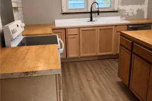 205 N College St, Red Springs, NC 28377 - Photo 4