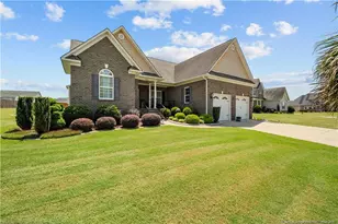 605 Oakridge Dr, Raeford, NC 28376 - Photo 2