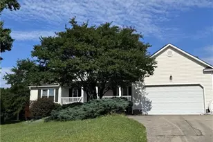 124 Sycamore Ct, Benson, NC 27504 - Photo 1