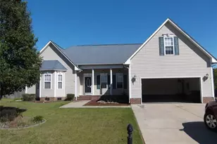 1107 Thistle Gold Dr, Hope Mills, NC 28348 - Photo 2