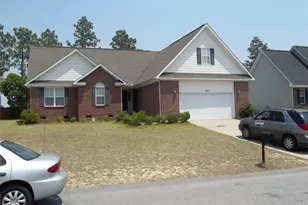 2937 Piney Mountain Dr, Hope Mills, NC 28348 - Photo 1