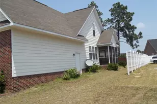 2937 Piney Mountain Dr, Hope Mills, NC 28348 - Photo 2