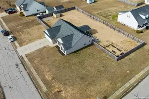 266 Ivywood Ln, Raeford, NC 28376 - Photo 4