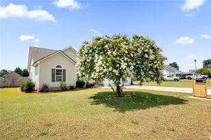 121 Maltese Dr, Raeford, NC 28376 - Photo 2