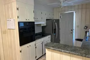 511 E 18 Street E, Lumberton, NC 28358 - Photo 8