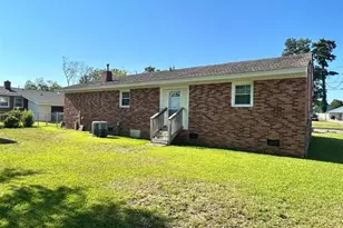 511 E 18 Street E, Lumberton, NC 28358 - Photo 2