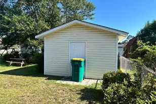511 E 18 Street E, Lumberton, NC 28358 - Photo 4