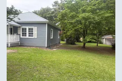 211 E Edinborough Avenue, Raeford, NC 28376 - Photo 2
