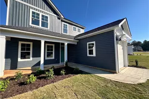 641 Acacia St, Vass, NC 28394 - Photo 4