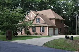 315 Chestnut Dr, Vass, NC 28394 - Photo 2